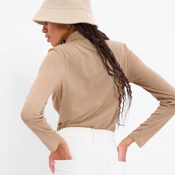 Gap rib metallic turtleneck size medium champagne beige perfect for the holidays - Picture 3 of 3
